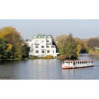 2550_0693 Herbstimmung an der Alster in Hamburg, herbstliche Bäume am Ufer des Wassers. | 